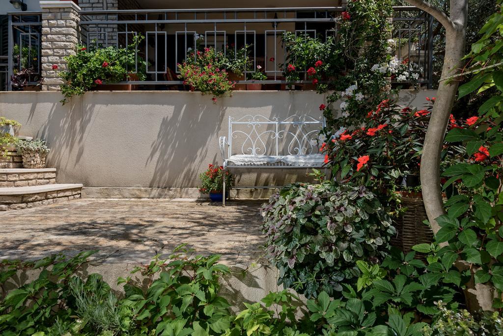 Apartman Roza 로고즈니차 외부 사진
